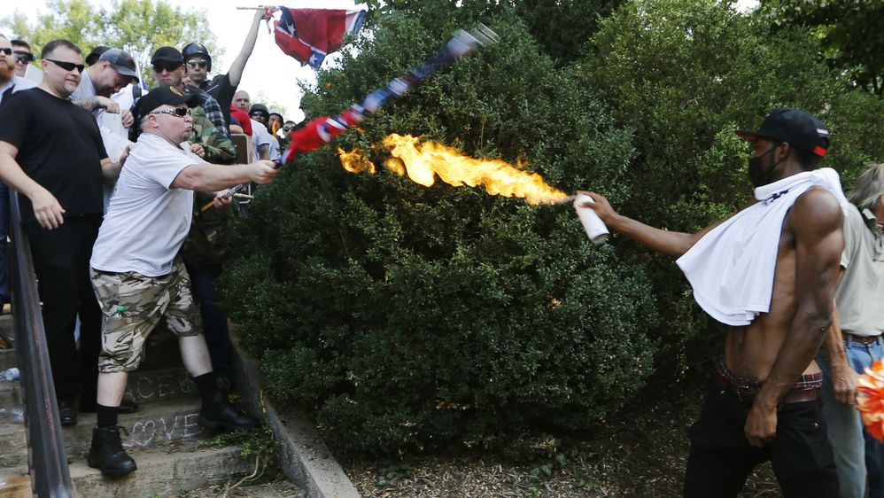 170812133301-13-charlottesville-white-nationalist-protest-0812.jpg