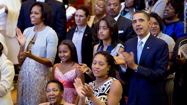 t1larg.obama.easter.service.wh.jpg