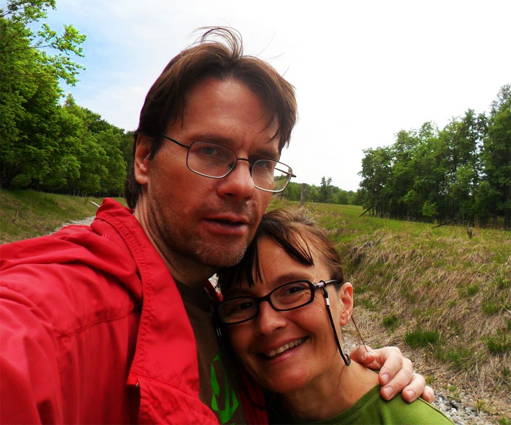DaLeahTracksWalkJun2013SMLFacebookProfile.jpg