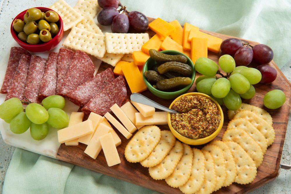 recip_img-7524220_club-easy_sausage_cheese_platter-023.jpg