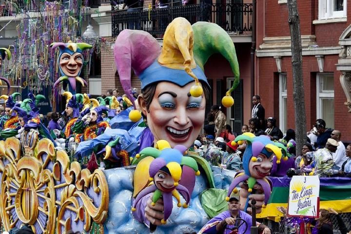 mardi-gras-parade_full_width.jpg