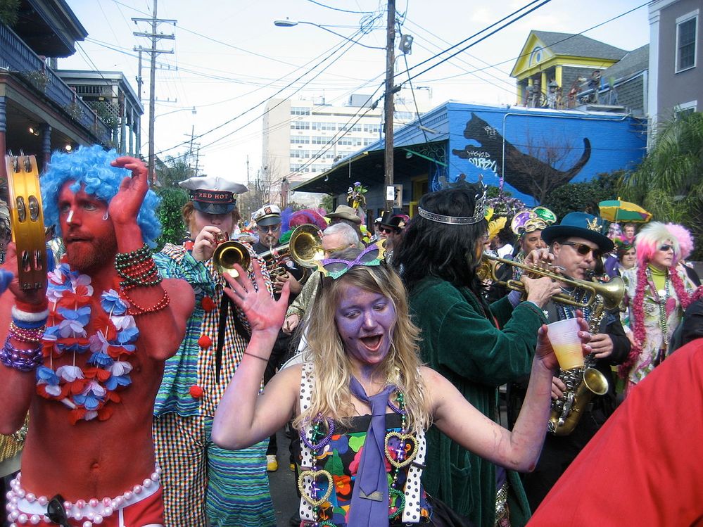 1280px-KosmicFrenchmenPurpleFaceMardiGras2009.jpeg