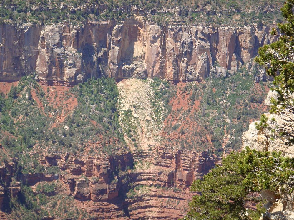 1280px-GCRockfall.jpeg