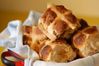 1280px-Hot_cross_buns_-_fig_and_pecan.jpg