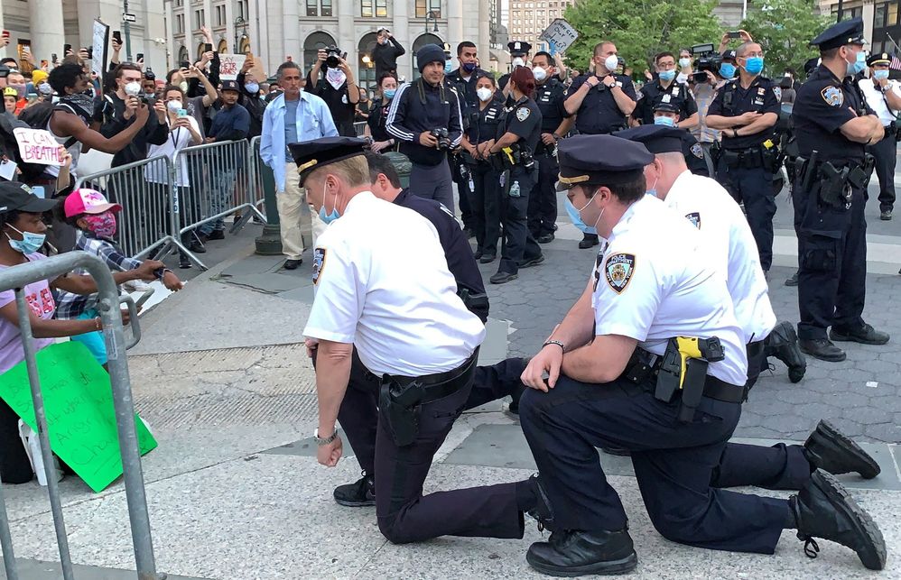 200612-robert-cattani-nypd-blm-protest-taking-a-knee-one-time-use-only-se-118p_2aa44d7d0998be5c6939ba83ac50aec2.fit-2000w.jpg