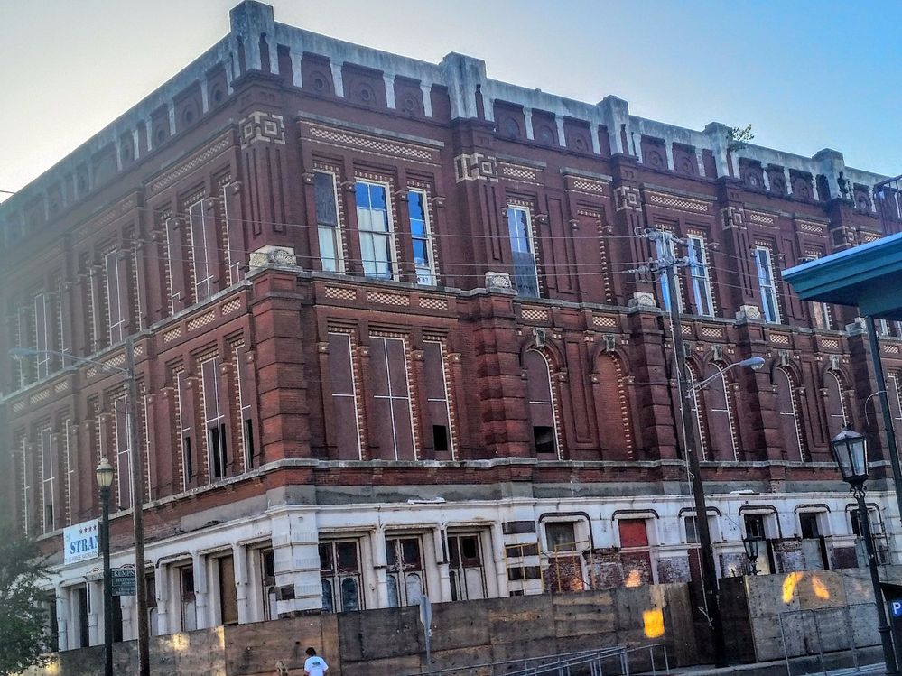 grand-historic-building.jpg