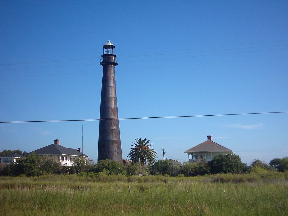 1280px-BolivarLighthouse.jpg