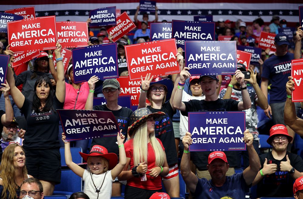200620-donald-trump-rally-crowd-cs-632p_b27d794ff25fc4f02097e34ac00714cf.jpg