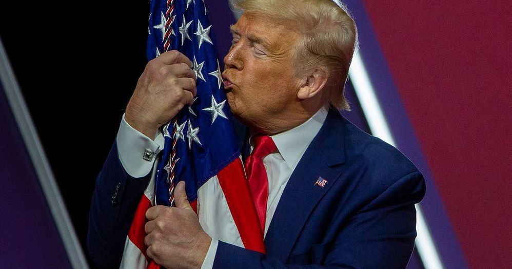b22ae3001f142a69a0b671243386797f15-29-president-trump-american-flag-cpac-20.rsocial.w1200.jpg