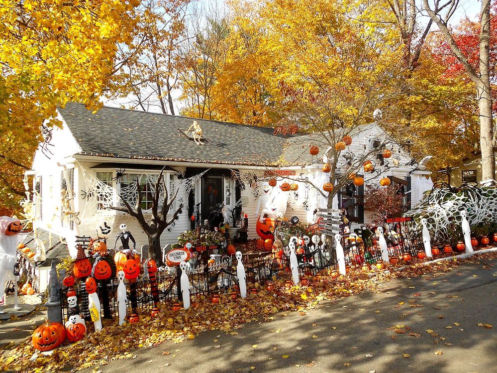 Weatherly_PA_Halloween_house.jpg