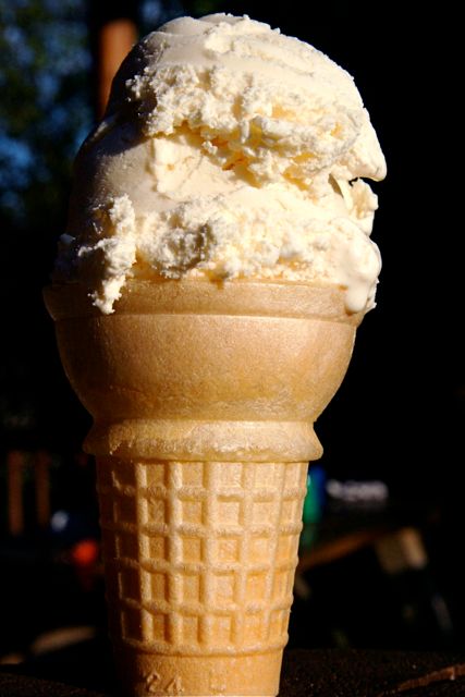 Vanilla_Ice_Cream_Cone_at_Camp_Manitoulin.jpg