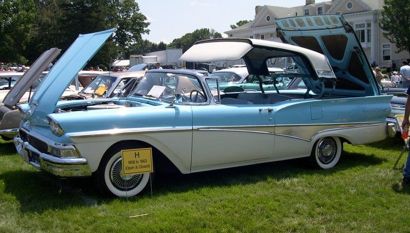 1958_Ford_Fairlane_500_Skyliner.jpeg