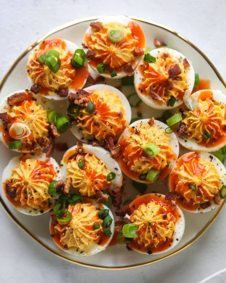 k_Edit_buffalo-bacon-deviled-eggs-I-howsweeteats.com-7.jpg