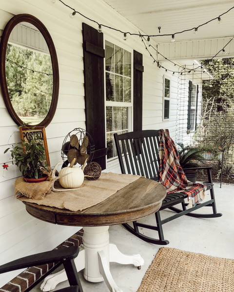 fall-porch-decor-ideas-mirror-1656340059.png
