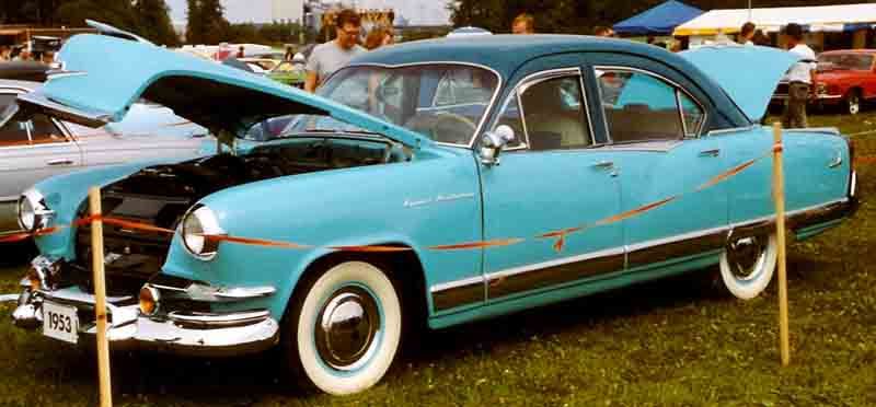 Kaiser_Manhattan_4-D_Sedan_1953.jpg