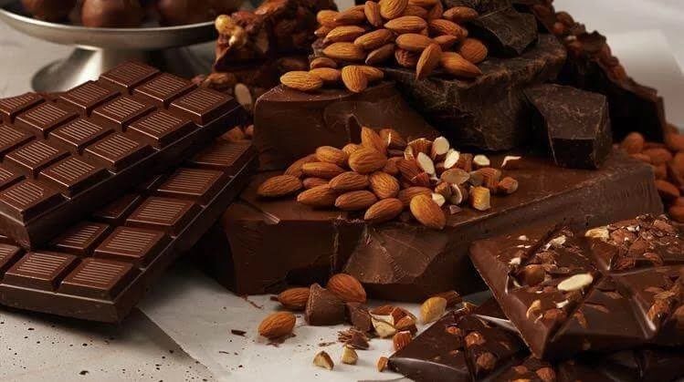 almond-chocolate-e1604643914417.jpg