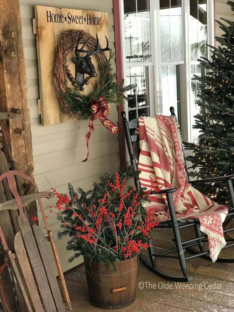 Outdoor-Christmas-Decorating-Ideas-21-1-Kindesign.jpg