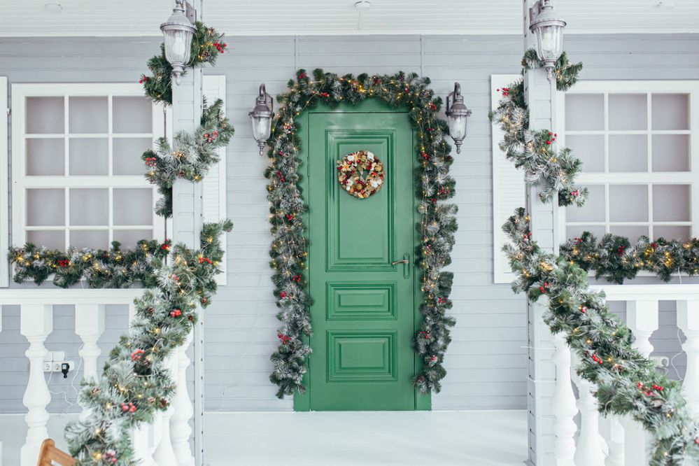 christmas-porch-decorations.jpg