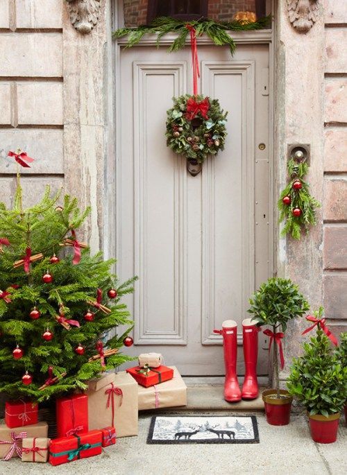 christmas-porch-decor-8.jpg