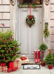 christmas-porch-decor-8.jpg