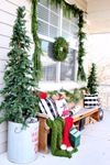 01d-christmas-porch-decoration-ideas-homebnc-v3.jpg