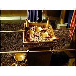 Tabernacle%20altar%20of%20incense2,%20tb%20n030301_t.jpg