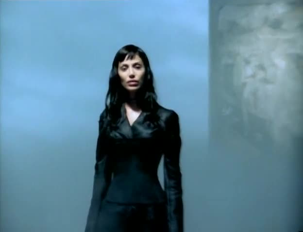 natalie-imbruglia-identify.png