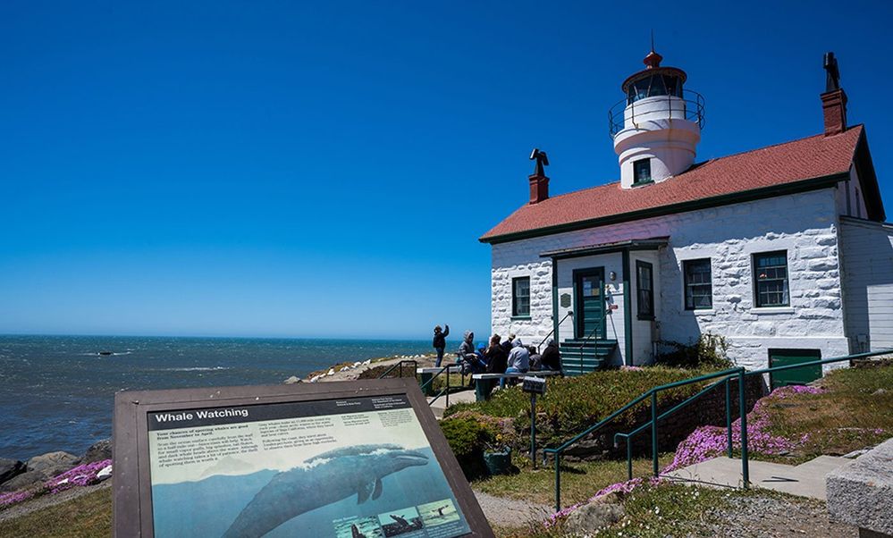 battery-point-lighthouse-visit-del-norte-county.jpg