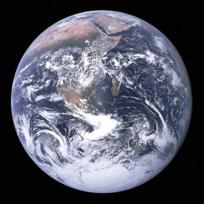 135918main_bm1_high-425388325 blue marble.jpg
