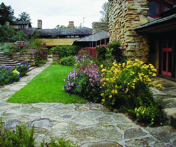 taliesin-gardens.jpg