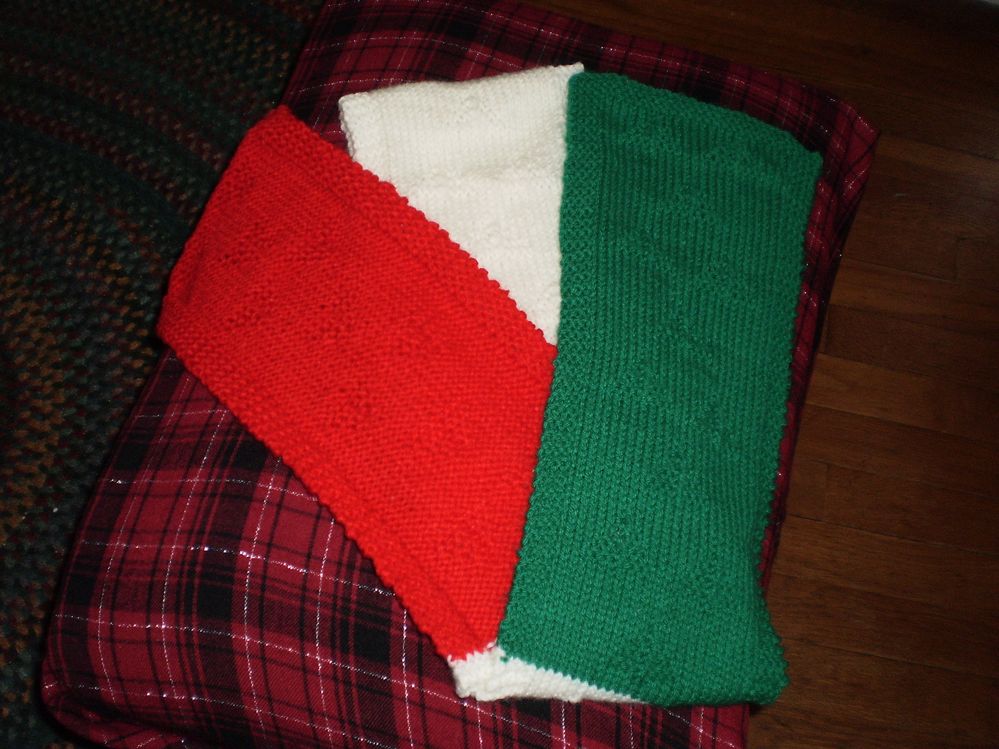 tri-colored scarf knitted
